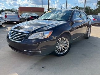 Used 2013 Chrysler 200 Limited image 1