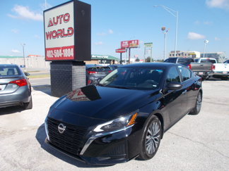 Used 2024 Nissan Altima 2.5 SV image 1