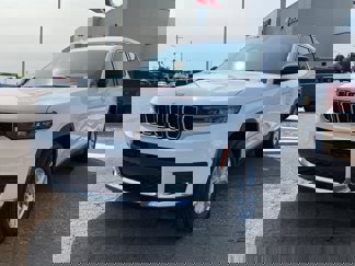 New 2025 Jeep Grand Cherokee L Laredo image 1