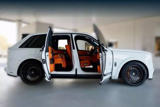 Used 2021 Rolls-Royce Cullinan Black Badge image 1