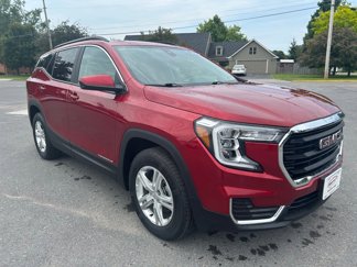 Used 2022 GMC Terrain SLE w/ Driver Convenience Package image 1