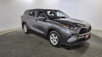 Used 2023 Toyota Highlander LE image 1
