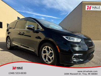 Used 2023 Chrysler Pacifica Limited image 1
