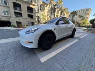 Used 2024 Tesla Model Y Long Range image 1