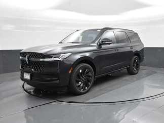 New 2025 Lincoln Navigator Reserve w/ Jet Appearance Package image 1
