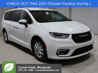 Used 2023 Chrysler Pacifica Touring-L image 1