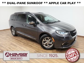 Used 2023 Chrysler Pacifica Limited image 1