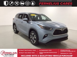 Used 2022 Toyota Highlander XLE image 1