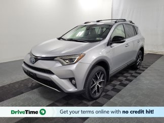 Used 2017 Toyota RAV4 SE image 1