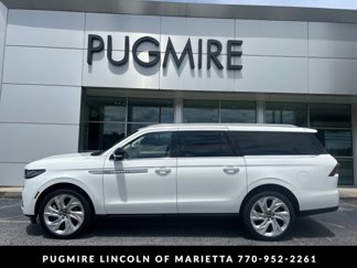 Used 2025 Lincoln Navigator L Reserve image 1
