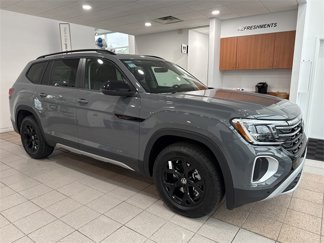 New 2025 Volkswagen Atlas Peak Edition SE image 1