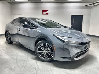 Used 2024 Toyota Prius XLE image 1