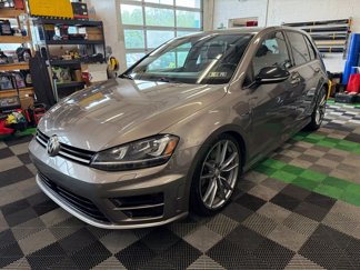 Used 2017 Volkswagen Golf R 4-Door image 1