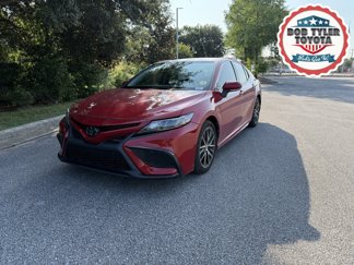 Used 2023 Toyota Camry SE image 1
