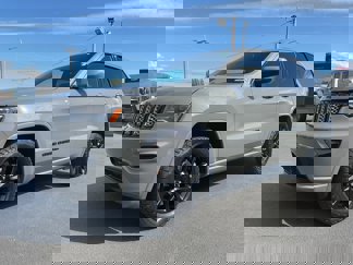 Used 2020 Jeep Grand Cherokee Altitude image 1
