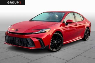 Used 2025 Toyota Camry SE image 1