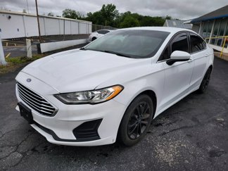 Used 2020 Ford Fusion SE image 1