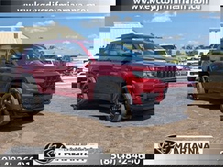 Used 2023 Jeep Grand Cherokee L Laredo image 1
