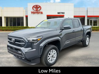 Used 2025 Toyota Tacoma SR5 image 1