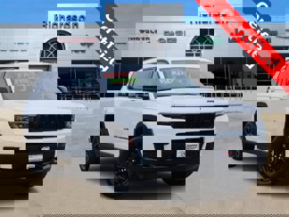 Used 2024 Jeep Grand Cherokee L Laredo image 1