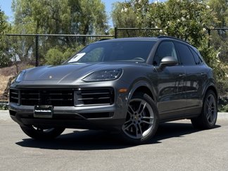 Used 2025 Porsche Cayenne image 1
