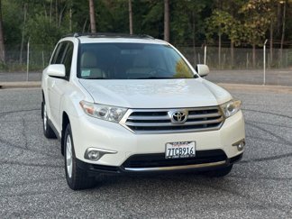 Used 2013 Toyota Highlander SE image 1