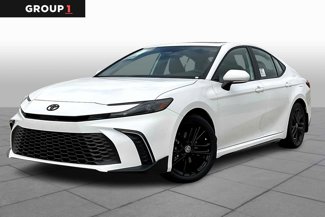 New 2025 Toyota Camry SE image 1