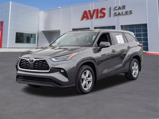 Used 2024 Toyota Highlander LE image 1
