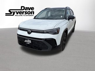 New 2025 Volkswagen Taos SE image 1