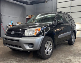 Used 2005 Toyota RAV4 4WD image 1