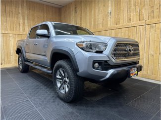 Used 2017 Toyota Tacoma TRD Off-Road image 1