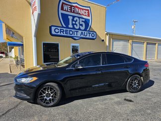 Used 2017 Ford Fusion SE image 1