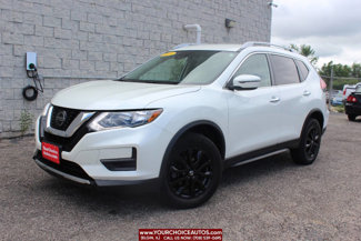Used 2020 Nissan Rogue SV image 1
