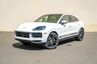 New 2025 Porsche Cayenne E-Hybrid image 1