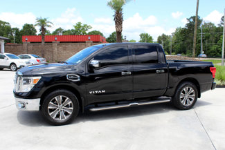 Used 2017 Nissan Titan SL image 1