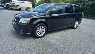 Used 2019 Dodge Grand Caravan SXT image 1