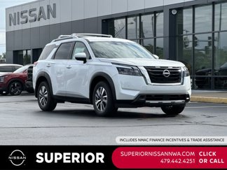 New 2025 Nissan Pathfinder SL image 1