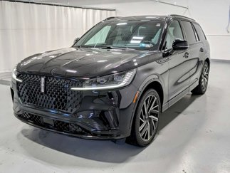 New 2025 Lincoln Aviator Black Label w/ Jet Appearance Package image 1