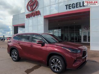 New 2025 Toyota Highlander XLE image 1