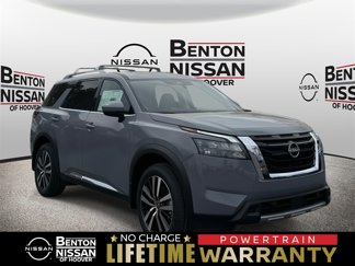 New 2025 Nissan Pathfinder Platinum image 1