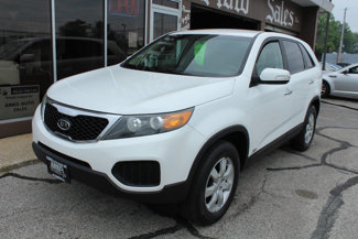 Used 2011 Kia Sorento LX image 1