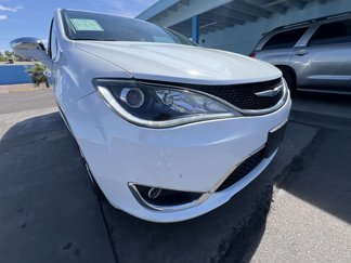 Used 2020 Chrysler Pacifica Limited image 1