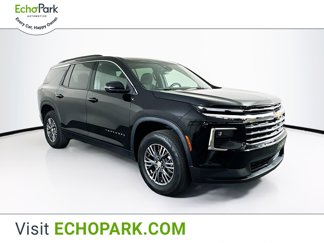 Used 2025 Chevrolet Traverse LT image 1