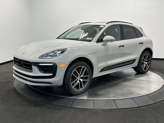 Used 2025 Porsche Macan image 1