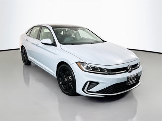 Used 2025 Volkswagen Jetta SE video 1