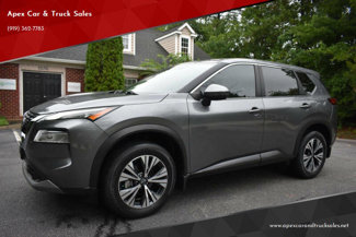 Used 2022 Nissan Rogue SV image 1
