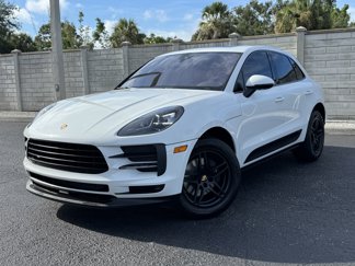 Certified 2020 Porsche Macan image 1