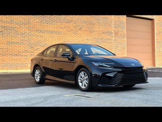 Used 2025 Toyota Camry XLE image 1