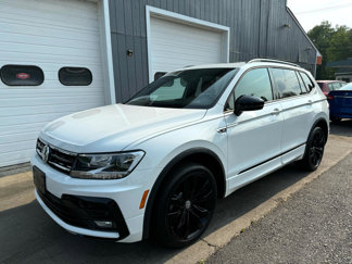 Used 2021 Volkswagen Tiguan SE R-Line image 1