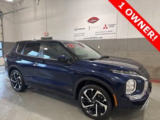 Used 2023 Mitsubishi Outlander SE image 1